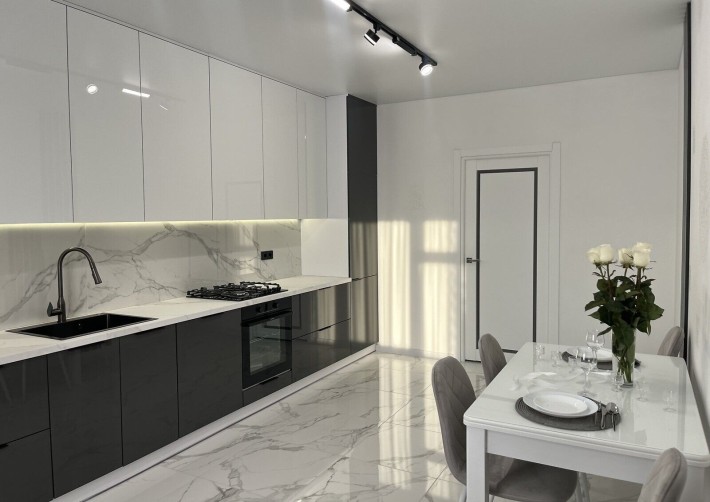 Чудова 2к зі світлим ремонтом, тепла підлога. Усе залишається! 41423 - фото 1