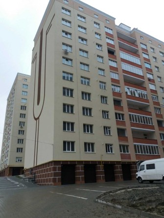 Сучасна 2-кімнатна з лоджією та роздільними кімнатами, Озерна - фото 1