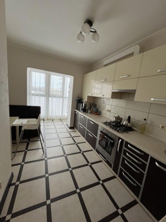 Квартира з закритим двором в районі Епіцентру - фото 1