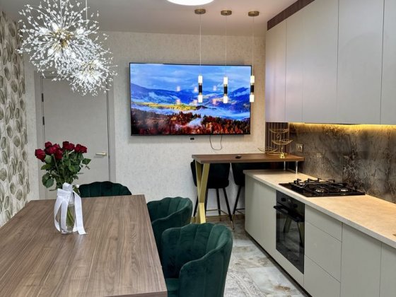 Продам простору 2кімнатну квартиру з видом на озеро Хмельницкий