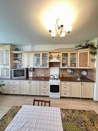 Продам квартиру р-н Виставка - фото 1