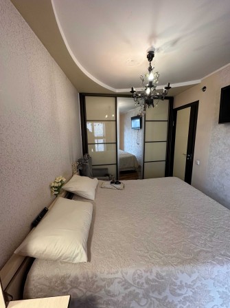 2 к Виставка середній поверх/цегла - фото 1