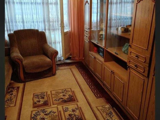 Продаж 2-кімнатної квартири з балконом та гаражем Вапнярка