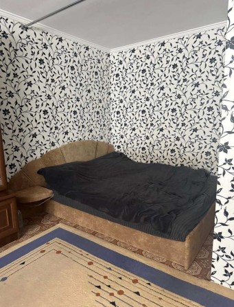 1к цегла! Кімната з нішею! Ремонт! - фото 1