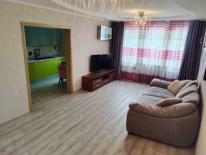 Продам 3-к квартиру (109м2) в ЖК Олимпик-2, ул. 8 Марта / Слобожанское - фото 1