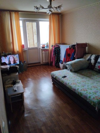 Срочно продам двухкомнатную квартиру - фото 1