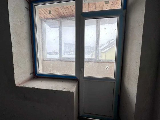 Простора 3-кімнатна квартира в обжитому будинку Вовчинець