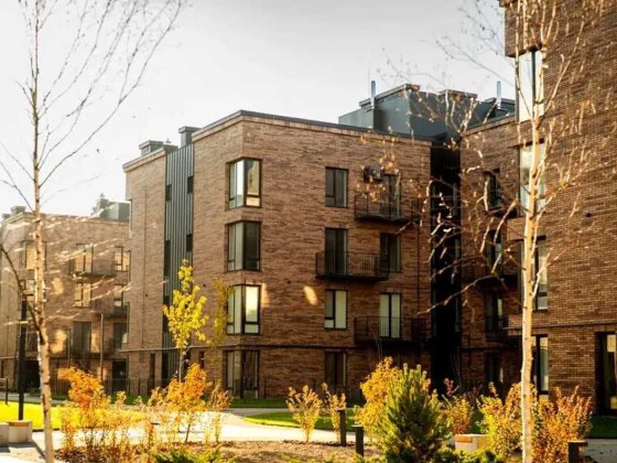 Трикімнатна з балконом та терасою у ЖК Долішній Крихівці