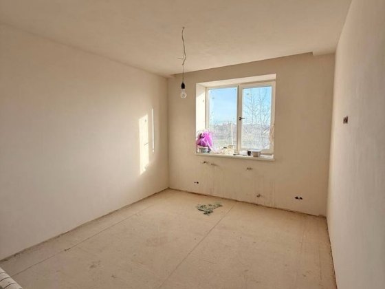 Продаж двокімнатної квартири з частковим ремонтом Крихівці