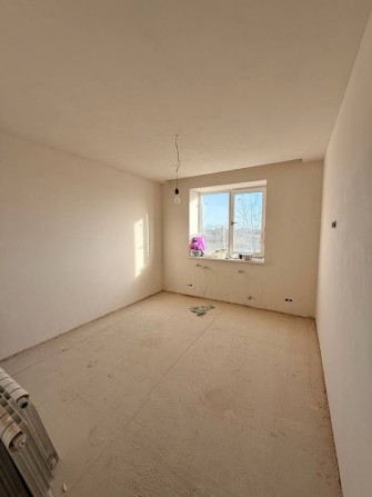 Продаж двокімнатної квартири з частковим ремонтом - фото 1