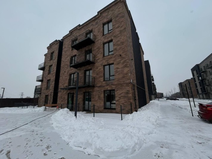 Здана 2 кімнатна !Можна робити ремонт! - фото 1