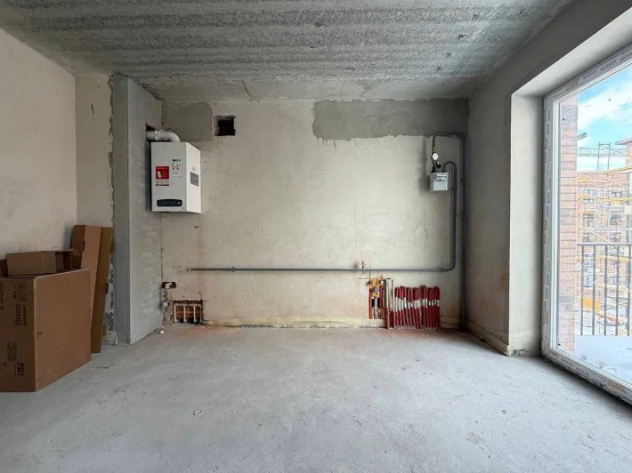 Велика трикімнатна з балконом і терасою - фото 1