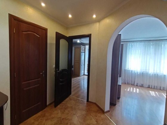 Продаю 2 кімнатну  квартиру /Дворівнева/ вул.Крайня Крихівці