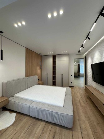 Продаж трикімнатної квартири поблизу озера - фото 1