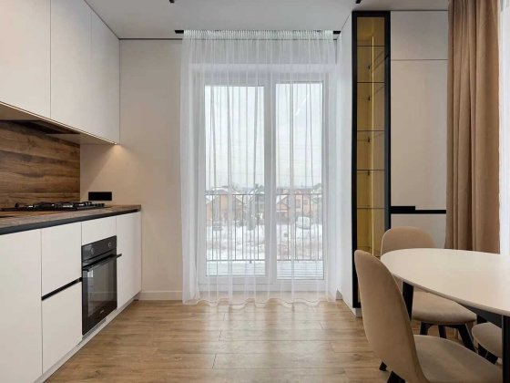 Шикарна однокімнатна з відкритим балконом Крихівці