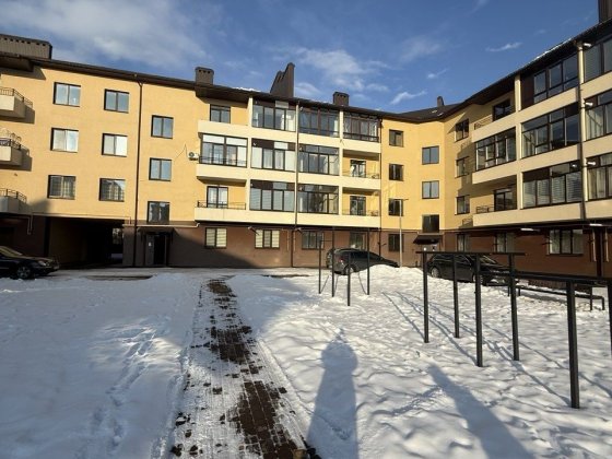 Продається велика 2 кімнатна квартира в Богородчанах Богородчани