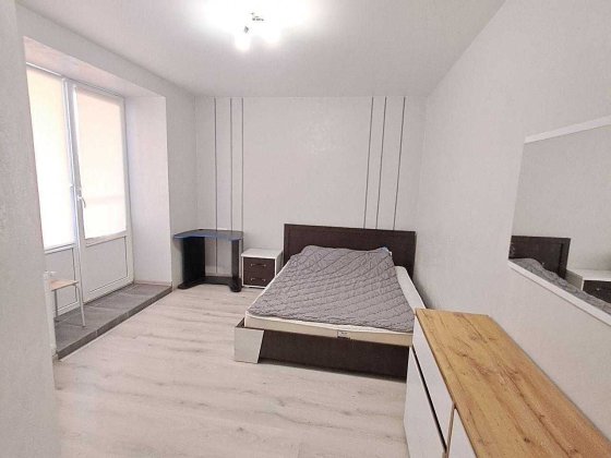 Продається 3-кімнатна квартира ! З ремоном! Клузев