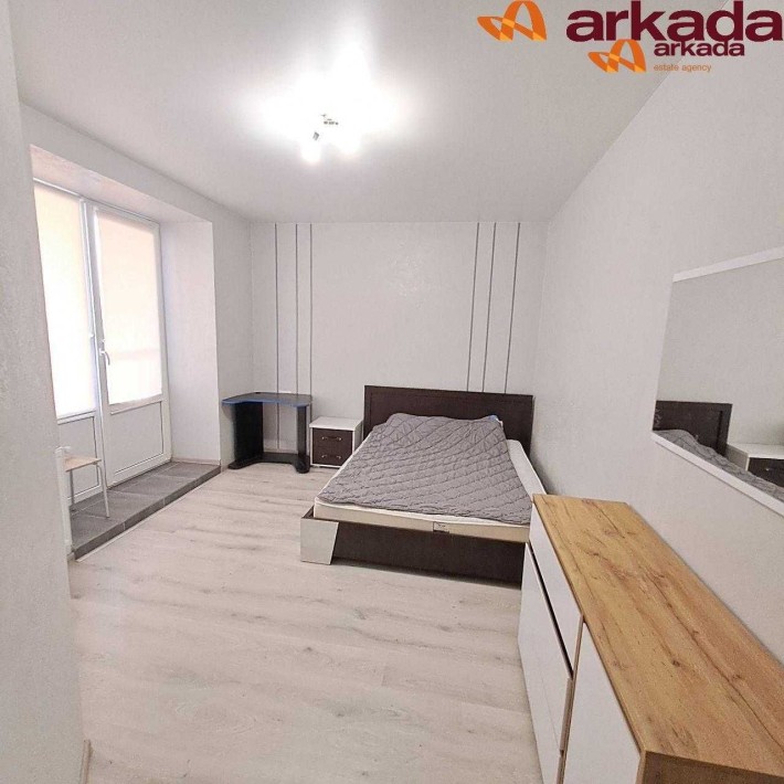 Продається 3-кімнатна квартира ! З ремоном! - фото 1