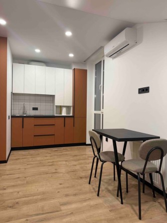 Продаж квартири-студії з дизайнерським ремонтом в Крюківщині - фото 1