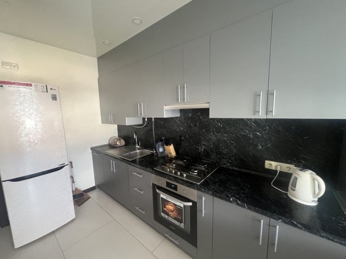 Велика 1к квартира з ремонтом та газом  2% оформленням - фото 1