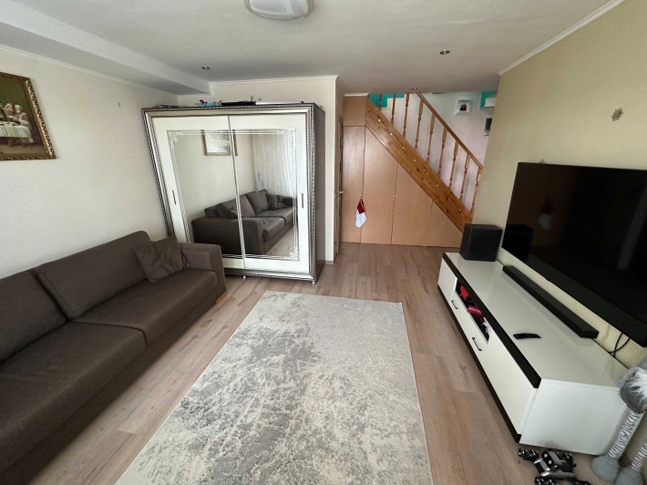 Продаж 3к дворівневої квартири - фото 1