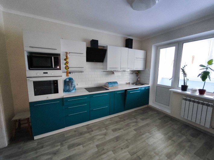 Продам 4-х кімнатну квартиру - фото 1