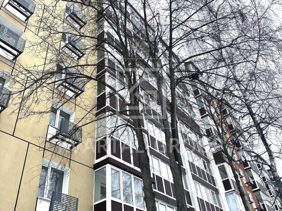 Продаж великої 2 кімнатної квартири в центрі Бородянка