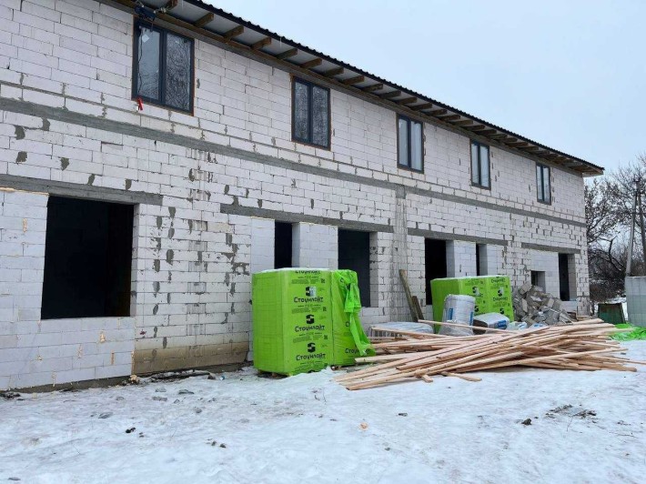 Продаж квартири 26,6 м2 h=4,4м з двориком в новому ЗБУДОВАНОМУ будинку - фото 1