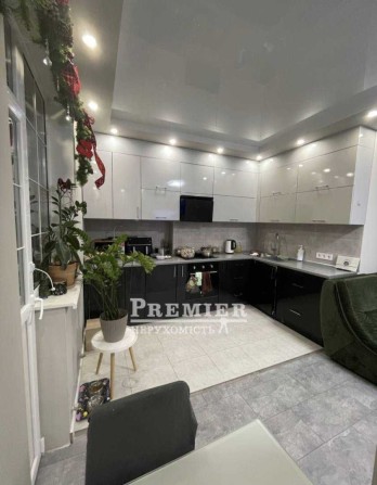 2 комнатная квартира 91 м2 Ремонт Мебель Техника ЖК Радужный - фото 1