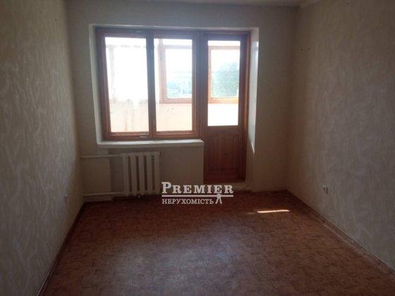 В продаже трехкомнатная квартира в ПГТ Великодолинское Великодолинское