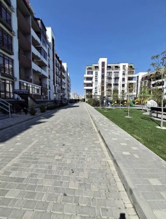 Продам 1 комнатную в новом доме - фото 1