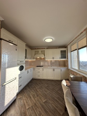 Продажа двухкомн. квартиры в ЖК «Золотая Эра», Крыжановка (273-433) - фото 1