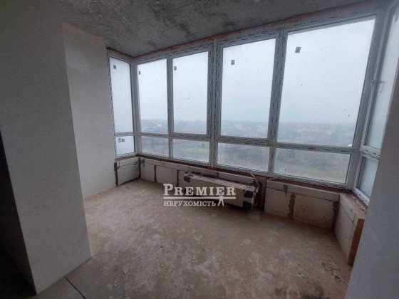 Продам двухкімнатну квартиру 76 кв.м  4й-поверх Фонтанка