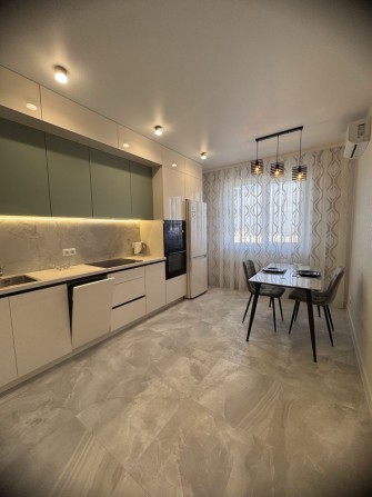 Простора та світла квартира на Сахарова — ваш ідеальний дім! - фото 1