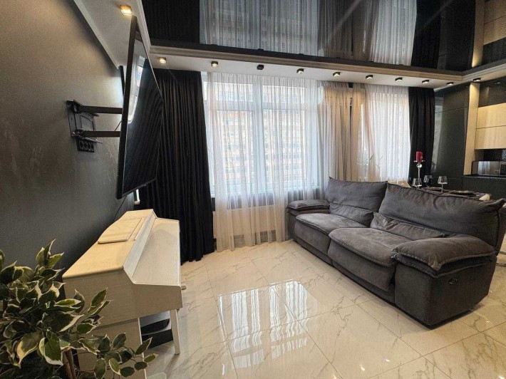 1 кім.Квар.46 Жемчужина.Євроремонт,гардеробна,Середній поверх. - фото 1