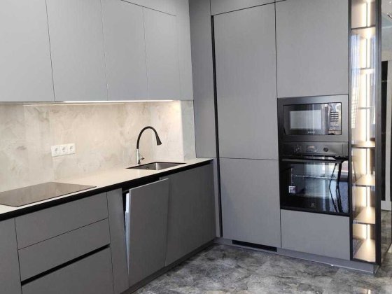 Красивая 2 комн.квартира возле моря ЖК Золотая эра с ремонтом Крижанівка