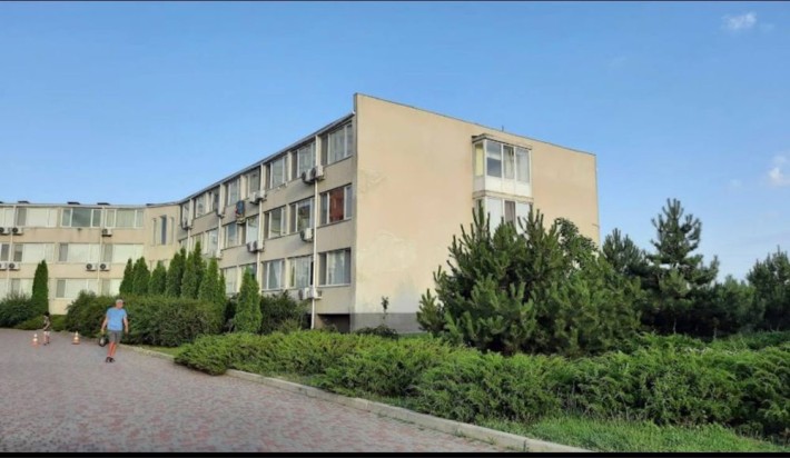 Двухкомнатная квартира у моря с собственным бассейном - фото 1