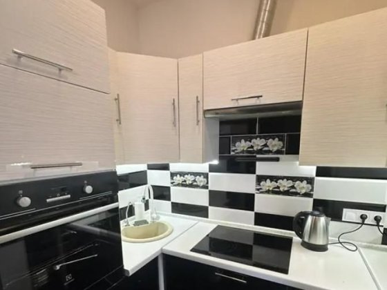 2 комнатная с ремонтом в новом доме. Червоный хутор(169-409) Лиманка