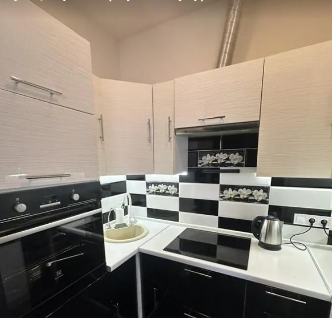 2 комнатная с ремонтом в новом доме. Червоный хутор(169-409) - фото 1