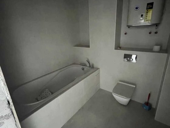 Радужный. 2 комн. 61 м. Начат ремонт ! Лиманка