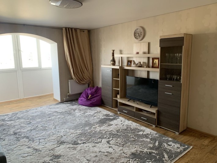 Продається 3-х кімнатна квартира - фото 1