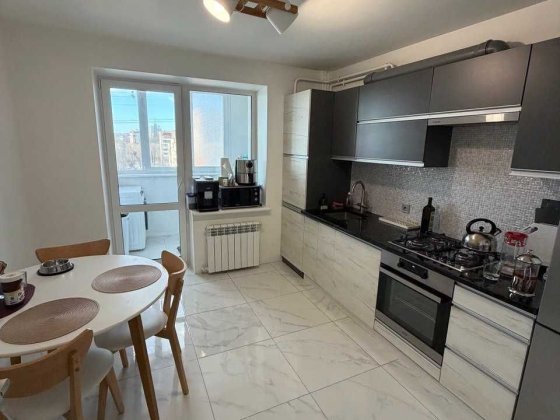 ТЕРМІНОВО продається шикарна квартира з дизайнерським ремонтом. Лесные Гриновцы