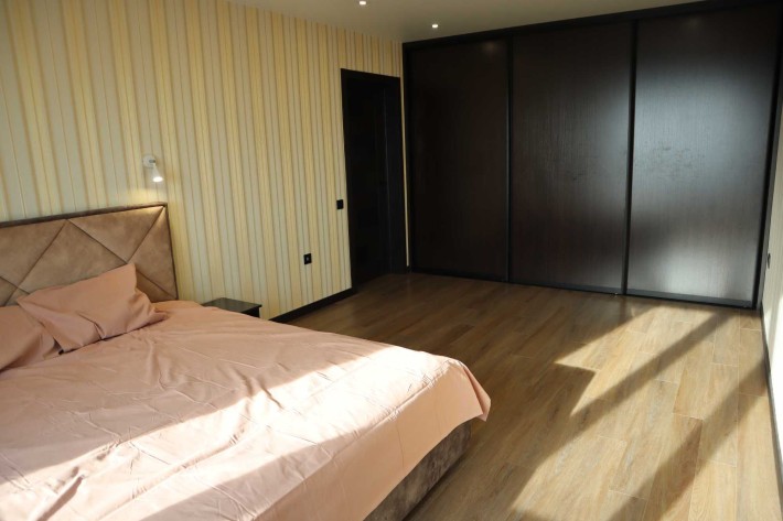 Продаж 2-х кімн. квартири/ з ремонтом/ від власника - фото 1