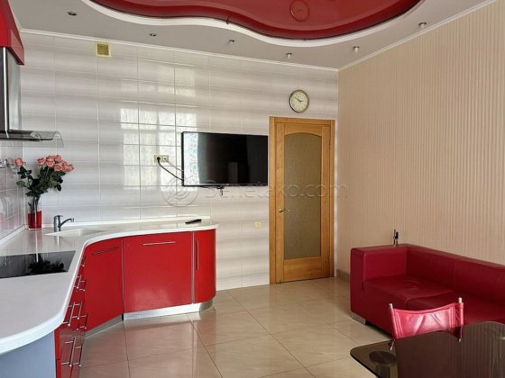 Квартира с двумя спальнями на Французском бульваре.