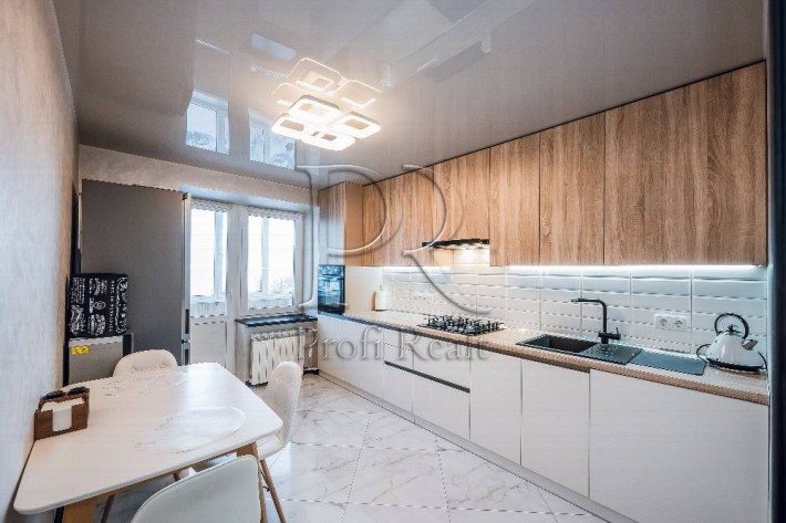 Продаж 3 кімн. квартири за адресою/Героїв УПА/ Незалежності/Бровари - фото 1