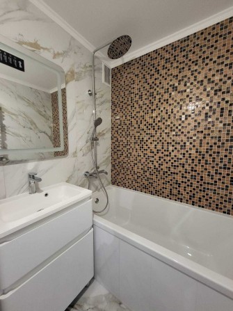 Продаж гарної 2 кім квартири з чистовим ремонтом, поруч Арсену. - фото 1