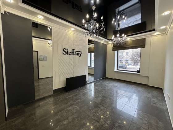 Зниження вартості! Оренда фасадного приміщення по пр. Волі!