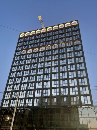 Ярко центр Продам здану 2-кім квартиру  12 пов з 16 - фото 1