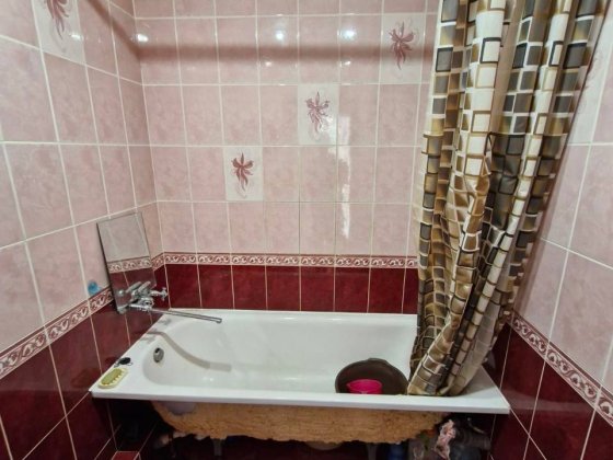 Продаж 3-х кімнатної квартири. Сталінка. 97 квартал.