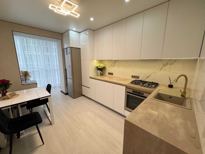 Продам 2к квартиру з ремонтом, меблями та технікою в Бучі! - фото 1